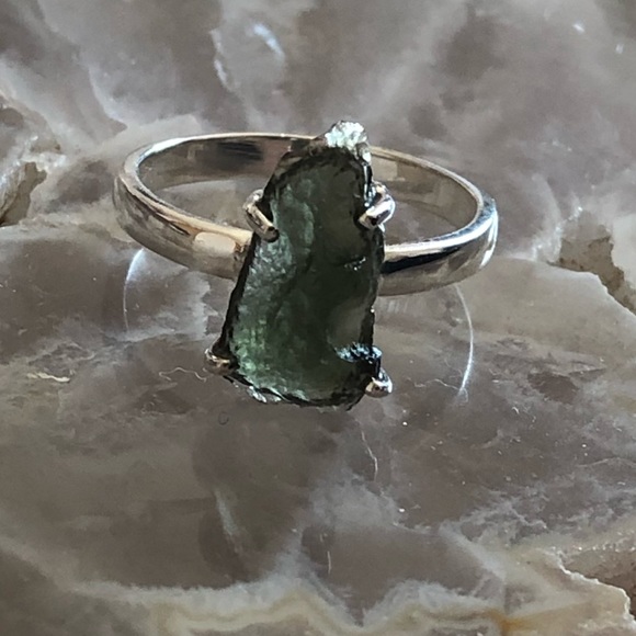 Sterling silver and genuine 👽🛸Moldavite 👽🛸free form ring size 8 - Picture 7 of 15
